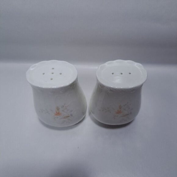 Mikasa June Splendor Salt & Pepper Set AS IS - Picture 3 of 8